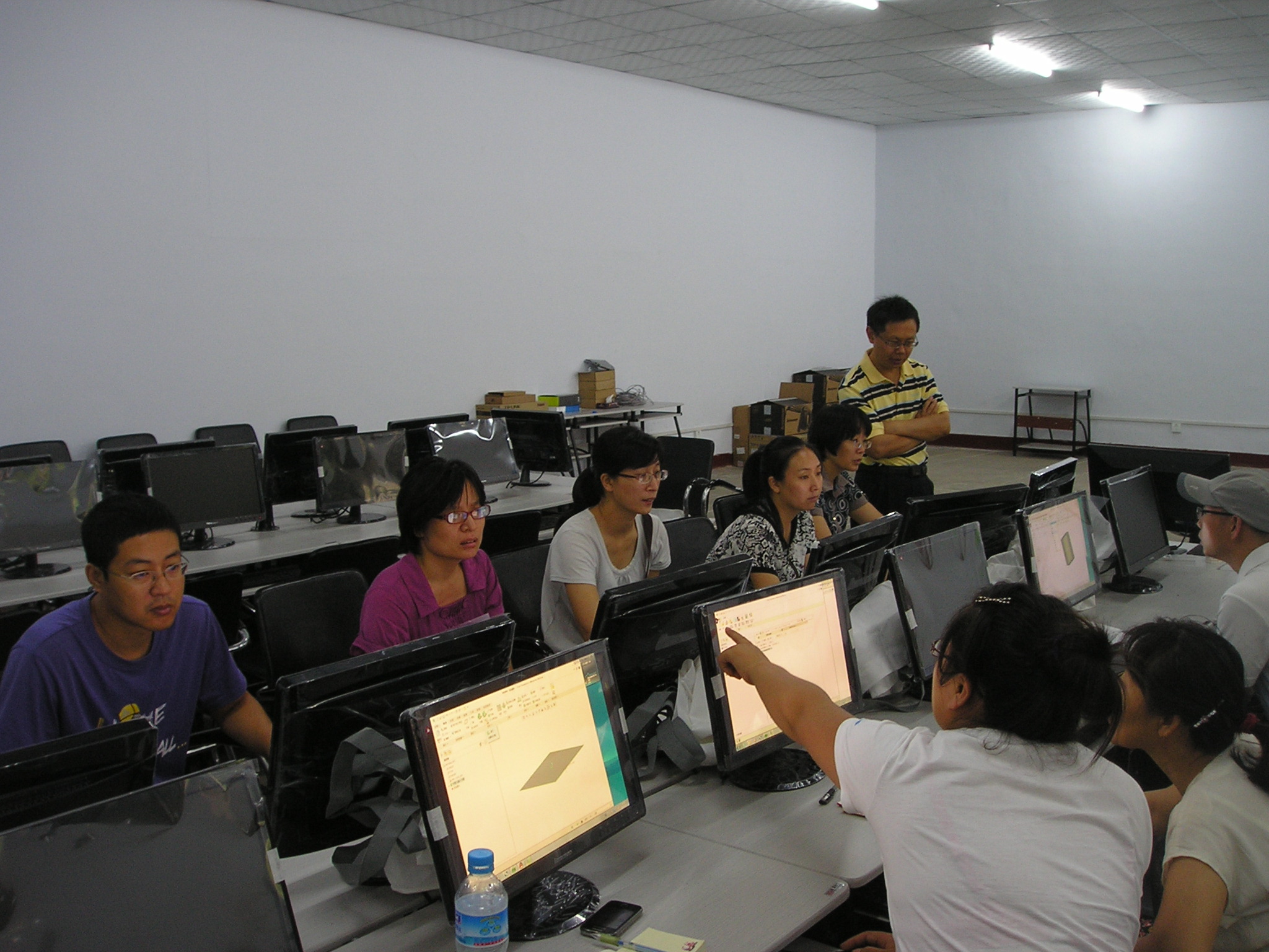 机械工程系教师参加三维造型软件Creo 1.0 培训